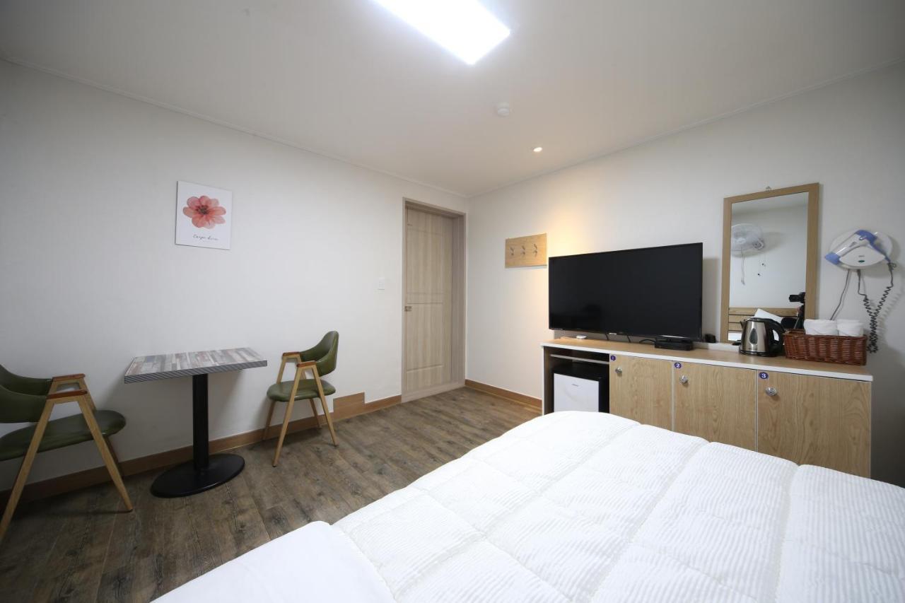 Uh Suite Gyeongju Exterior foto